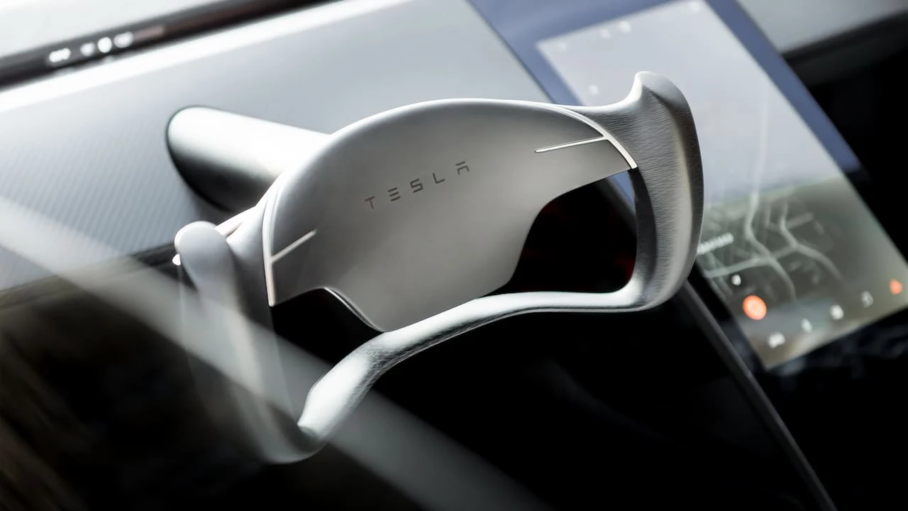 2023-Tesla-Roadster-interior-dashboard-center-console