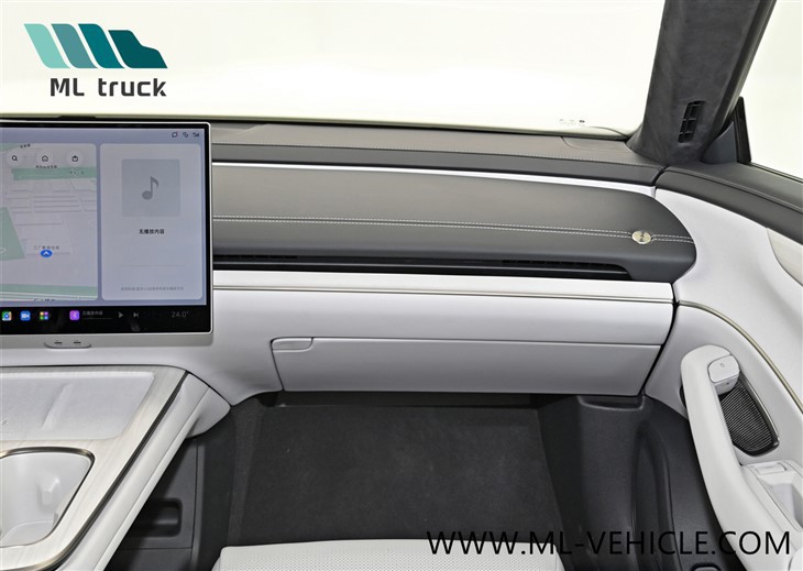 2024 XiaoMi SU 7 EV Sedan